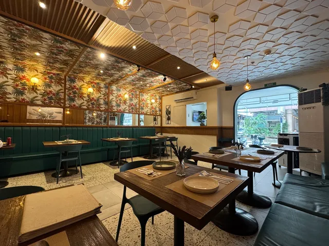 Finkels Makati in Poblacion
